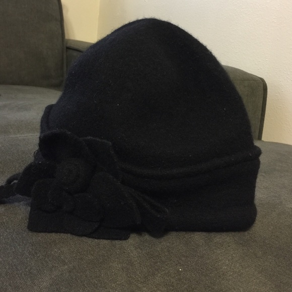 Black 100% Wool Hat