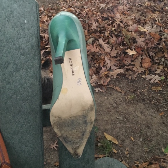 Robins egg blue pointy heeled pumps - Picture 2 of 2