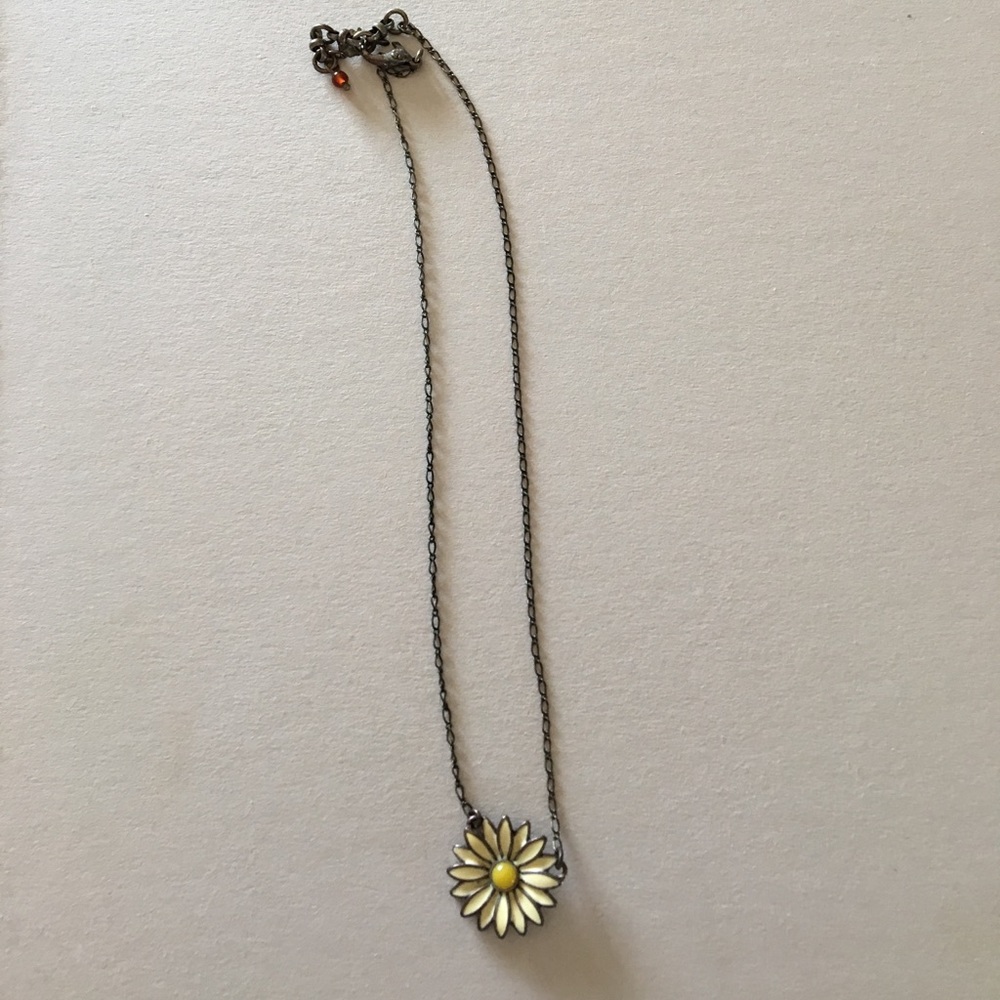 Lucky brand daisy necklace