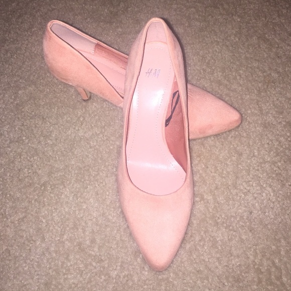 🔥🔥SALE 🔥🔥H&M PRETTY IN PINK SUEDE SHOES!!!