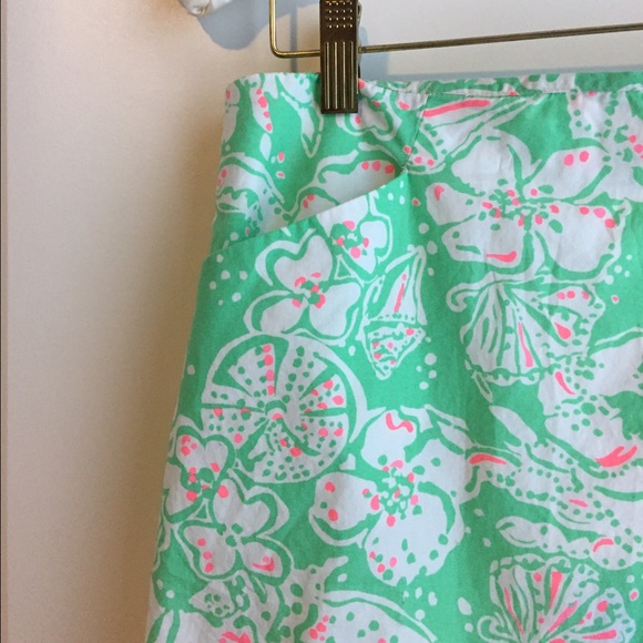 SOLD Lilly skirt beach bash - Picture 4 of 4