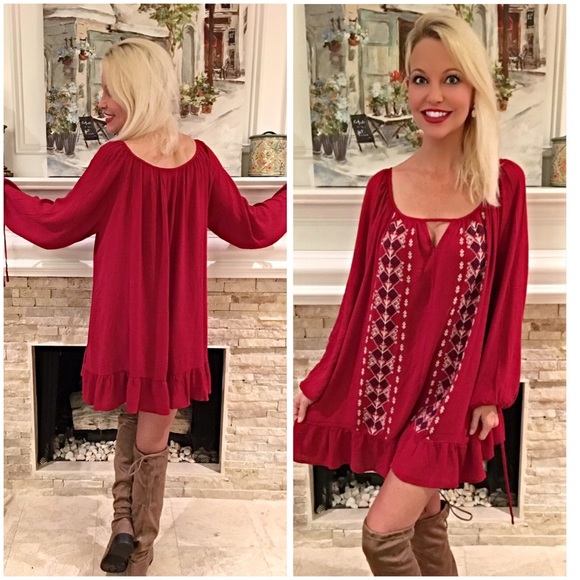 Stunning cranberry/plum embroidered keyhole dress! - Picture 3 of 3