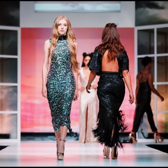 Meet the Posher: Hunter 🌻 - Picture 2 of 8