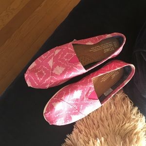Pink TOMS never worn