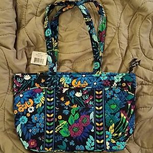 Vera Bradley Mandy bag 🎉HOST PICK🎊