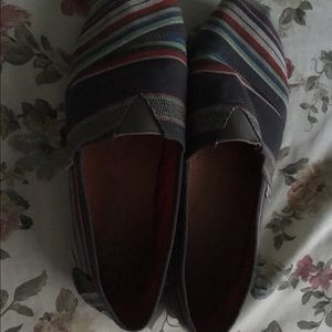 Gently used TOMS