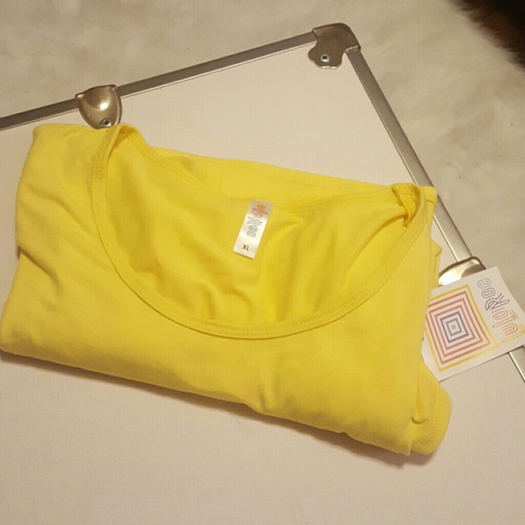 Lularoe classic tee in xl
