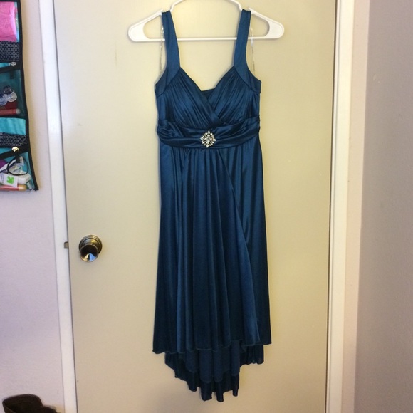 High low dark blue sweet heart dress with brooch