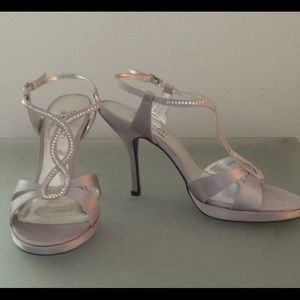 🎉Final markdown🎉Cute silver heels