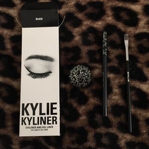 Kylie Black Kyliner Authentic