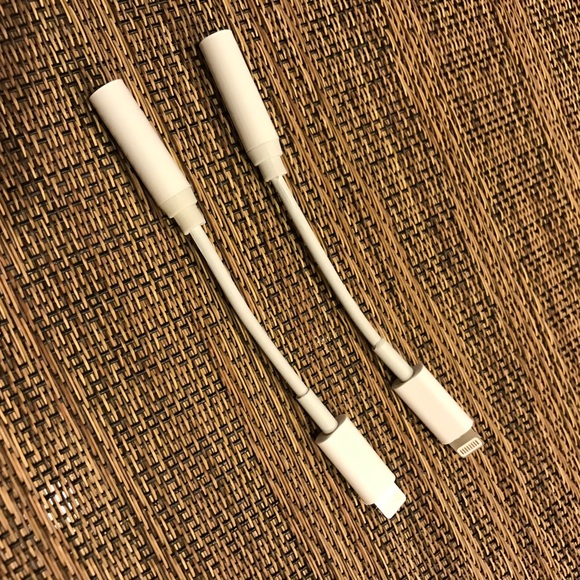 2 iPhone 7 Adapters