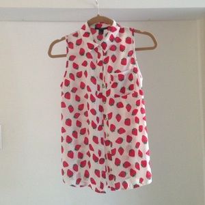 Top with strawberry pattern Forever21