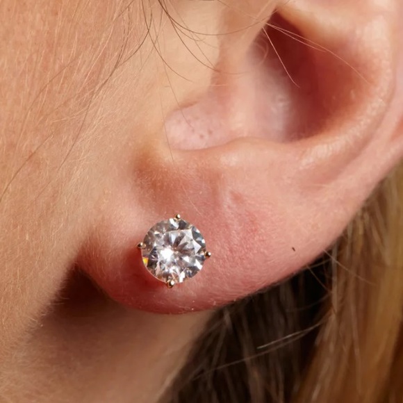 ONE LEFT💎🎉4.0CT Simulant Diamond 14K  Gold Studs - Picture 3 of 4