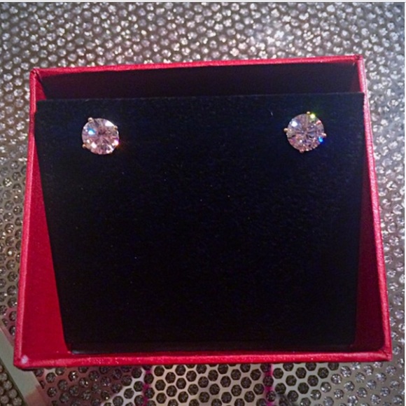 ONE LEFT💎🎉4.0CT Simulant Diamond 14K  Gold Studs - Picture 4 of 4