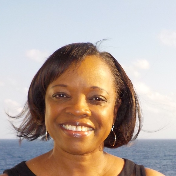 Meet your Posher, Lynette - Picture 1 of 1