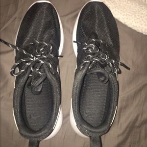 black and white roshes