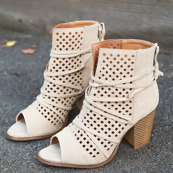 ⭐️BRAND NEW booties!