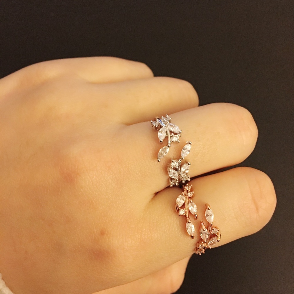 ✨Chic Faux Zircon Leaf Opening Ring✨ SILVER