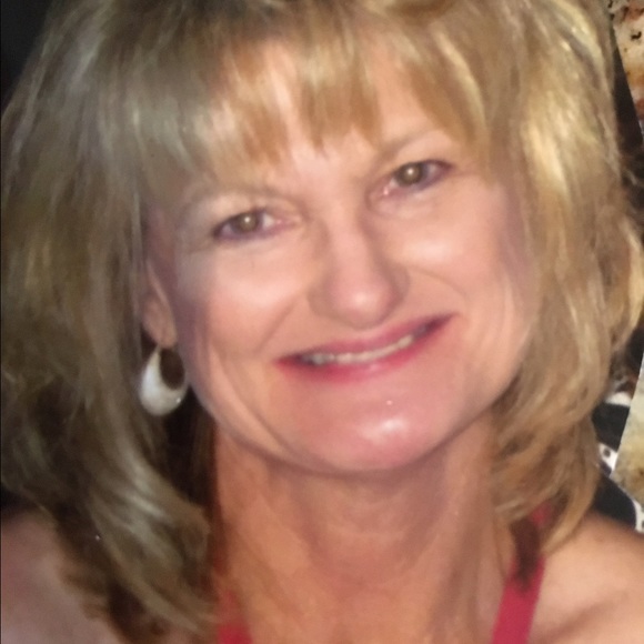 Meet your Posher, Lisa - Picture 1 of 1