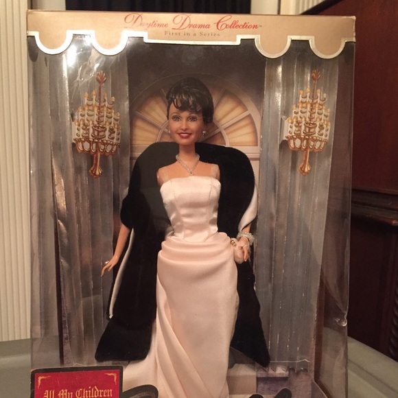 Erica Kane Replica Doll 💁🏻 - Picture 1 of 3