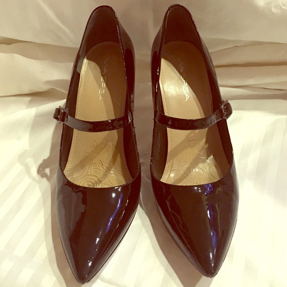 Via Spiga black patent leather heels