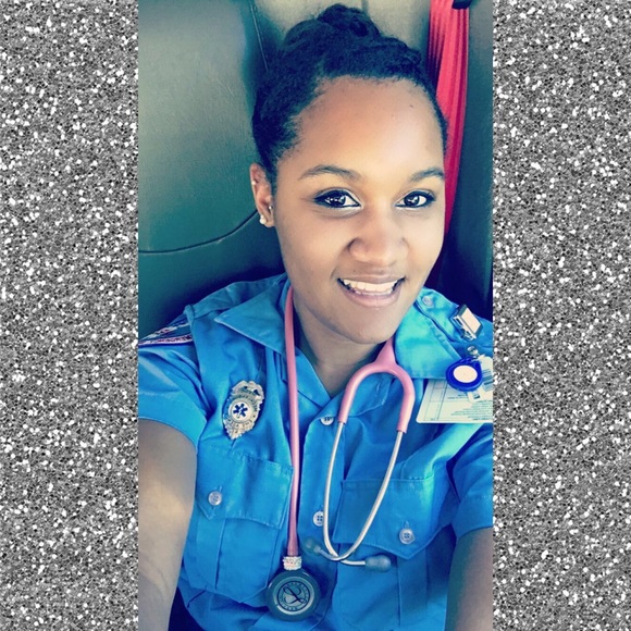 ✨Meet your posher - Picture 2 of 3