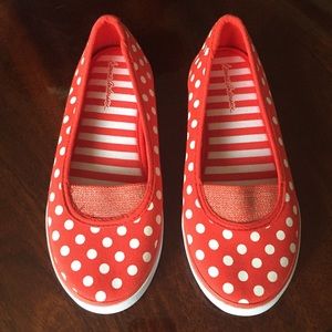 NWOT Girls' Hanna Andersson shoes...Size 4