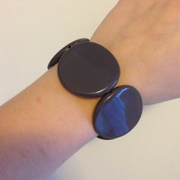 Plastic bracelet rubber band inside one size