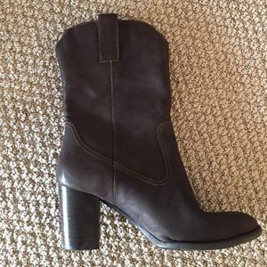Born dark brown/black boots