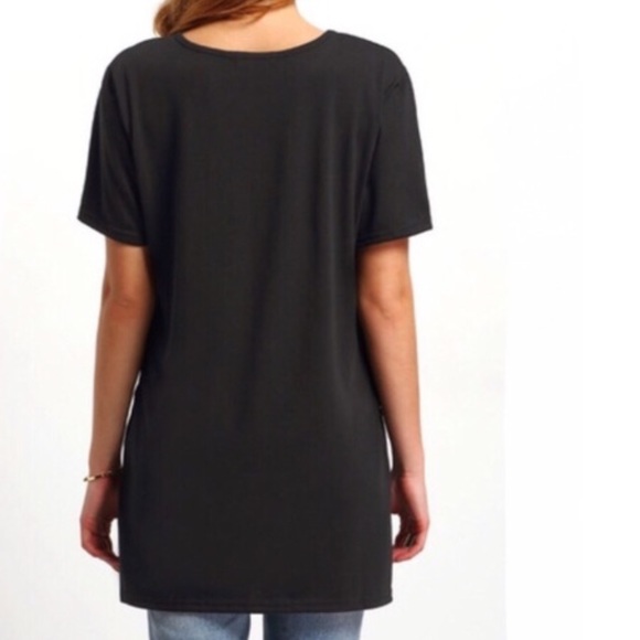 ❣️"LOVE" BLACK SIDE SLIT T SHIRT GIFT - Picture 3 of 4