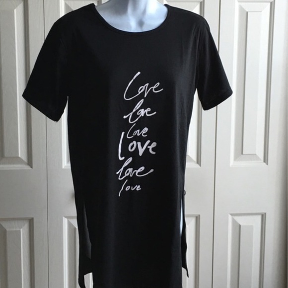 ❣️"LOVE" BLACK SIDE SLIT T SHIRT GIFT - Picture 4 of 4