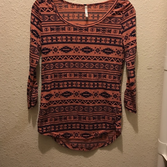 Wallflower Juniors quarter length blouse