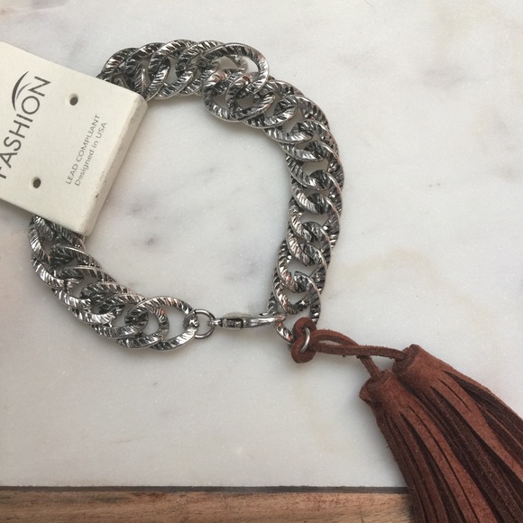 {one left} FIRM,The Tyra- Leather Tassel Bracelet - Picture 3 of 6
