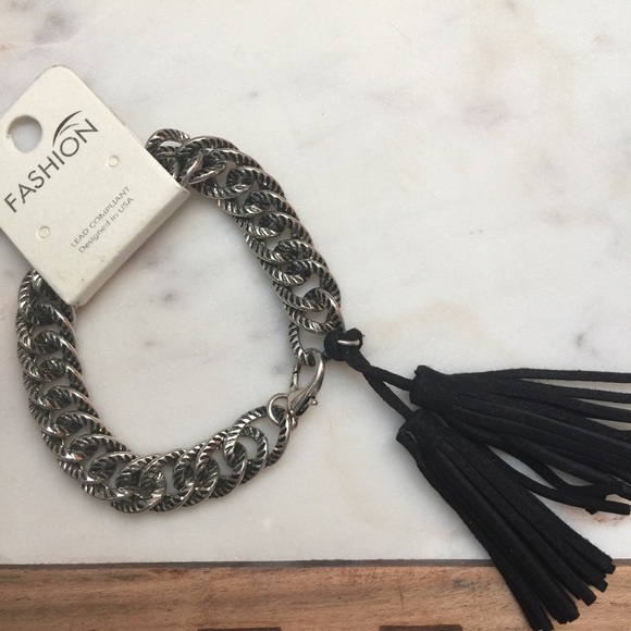 {one left} FIRM,The Tyra- Leather Tassel Bracelet - Picture 6 of 6