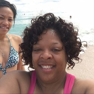 Meet your Posher, Laniece