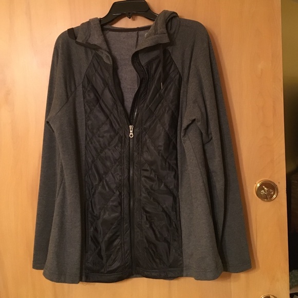 Grey zipper front sweatshirt with black quilting - Picture 1 of 3