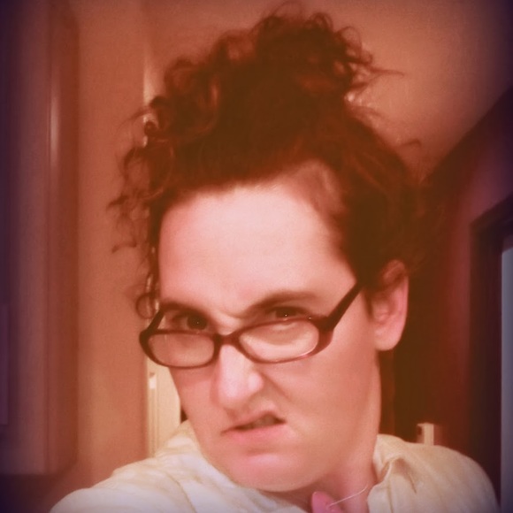 Meet your Posher, Cye