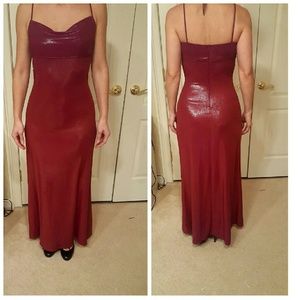 DE-LARU Cranberry Sleek and Shiny Gown-MINT!