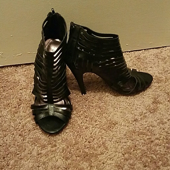 Heels. Practically new