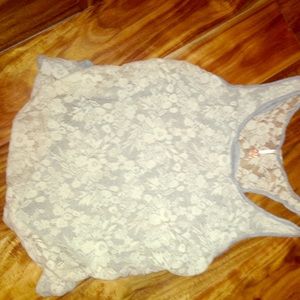 Losely fit lace crop top
