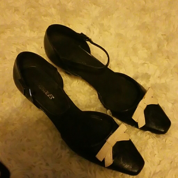 Lovely  Aerosole Shoes