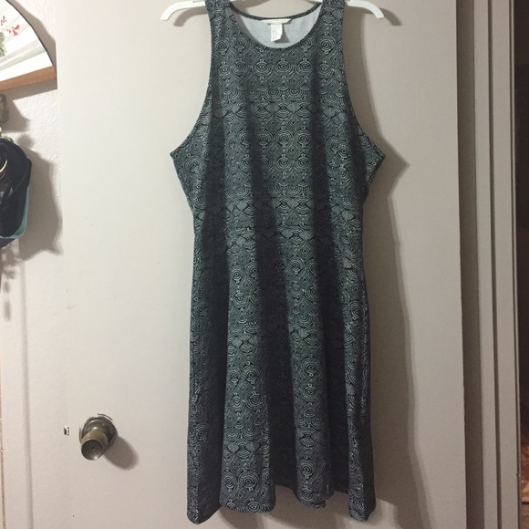 H&M black and white patterned dress
