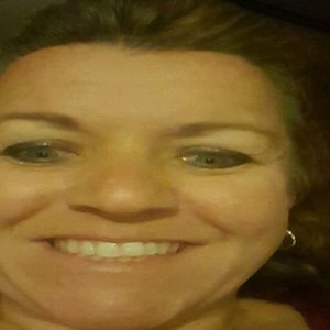 Meet your Posher, Cari