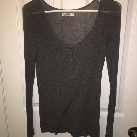 Grey long sleeve tee