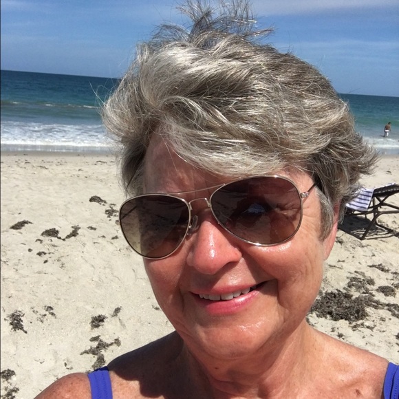 Meet your Posher, Ella