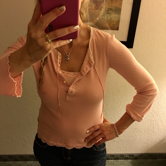 American Eagle long sleeve shirt.