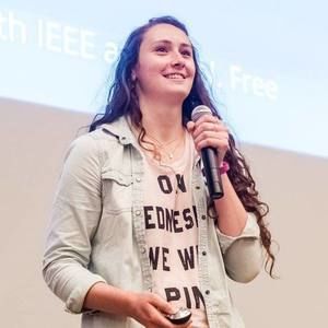 Meet your Posher, Laura