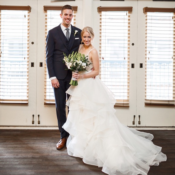 Meet your Posher, Kindra - Picture 2 of 3