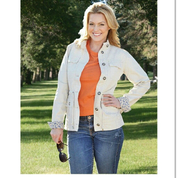 Ladies NWT Carharrt voyager jacket