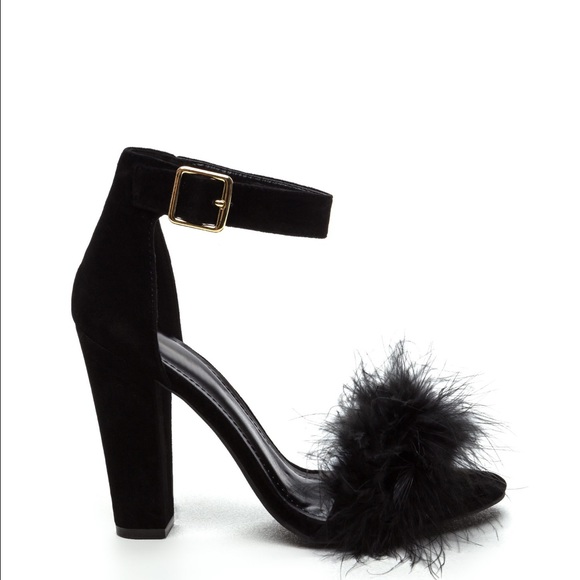 Shoes - ONE SIZE LEFT! Size.7